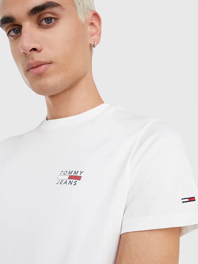 tommy jeans logo chest t-shirt wit 2